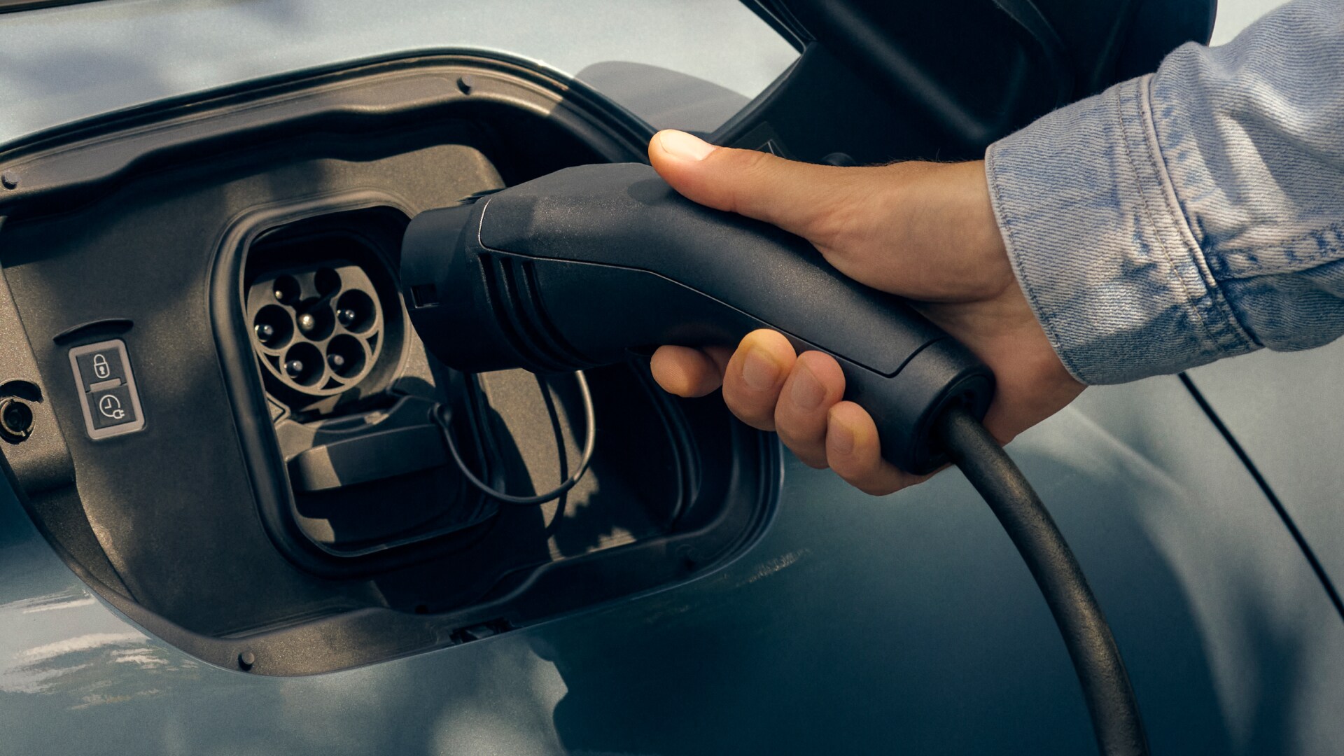 PEUGEOT E-308 SW opladen