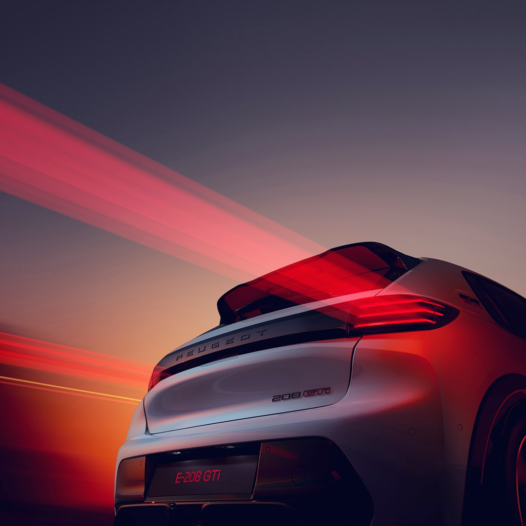 Nieuwe PEUGEOT E‑208 GTi – achteraanzicht