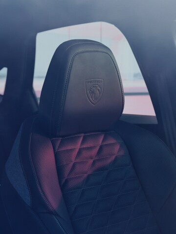 PEUGEOT E-3008 met AGR-gecertificeerde verwarmde stoelen