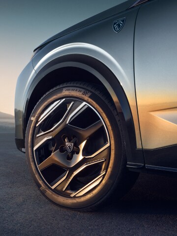 PEUGEOT E-5008 diamantgeslepen velgen